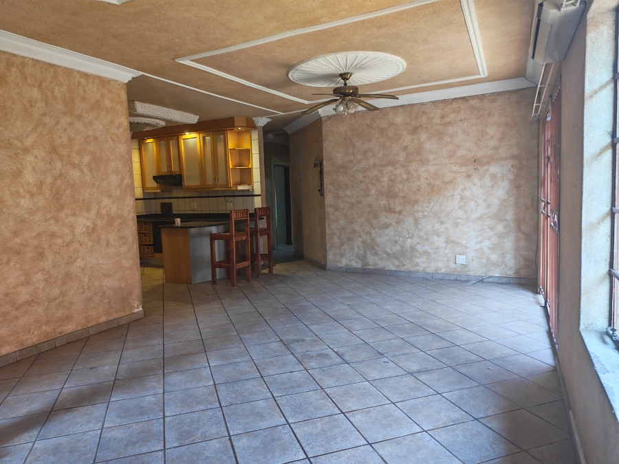 3 Bedroom Property for Sale in Azalea Park North West